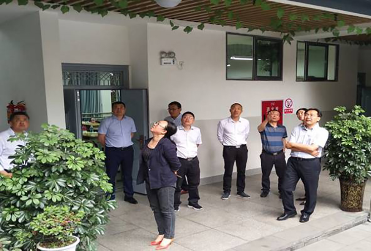 省教育廳張瀾濤副廳長(zhǎng)到競(jìng)力學(xué)校調(diào)研視察工作(圖4)