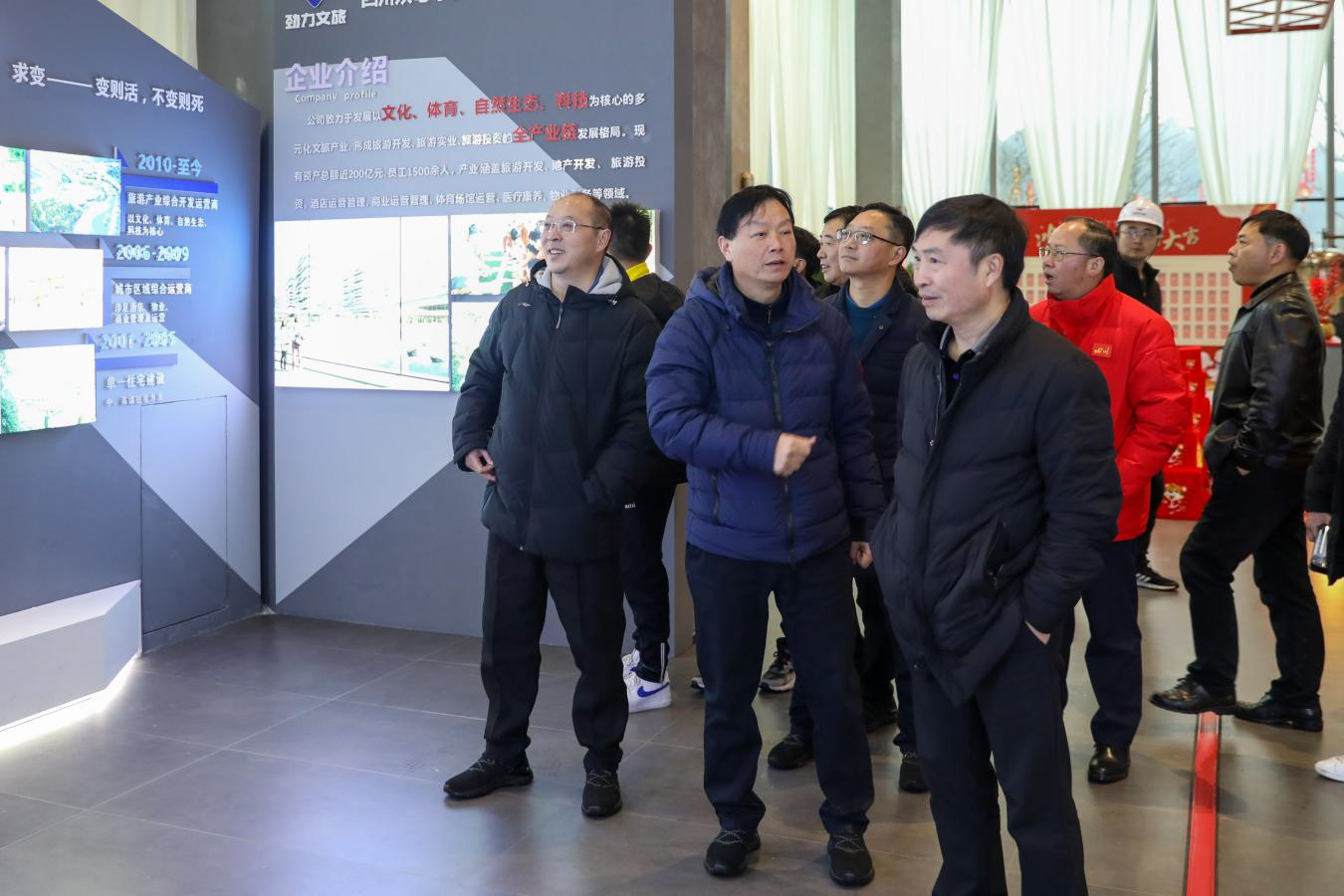 王勁董事長調(diào)研連界基地轉(zhuǎn)型升級工程項目(圖2) 王勁董事長調(diào)研連界基地轉(zhuǎn)型升級工程項目(圖2)