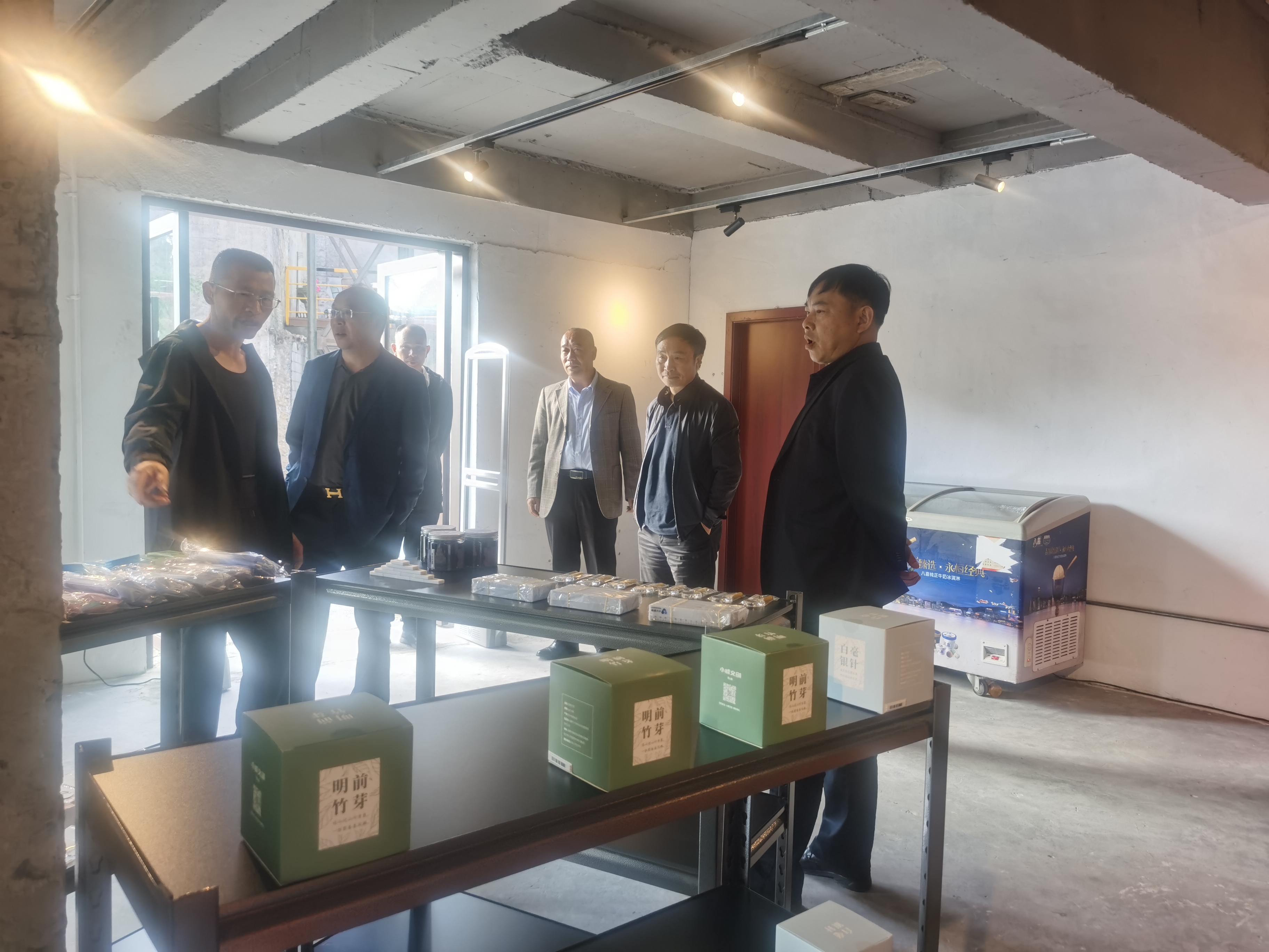 堅持熱愛 不負(fù)耕耘——集團(tuán)董事長王勁蒞臨工業(yè)研學(xué)旅行營地視察指導(dǎo)(圖2) 堅持熱愛 不負(fù)耕耘——集團(tuán)董事長王勁蒞臨工業(yè)研學(xué)旅行營地視察指導(dǎo)(圖2)
