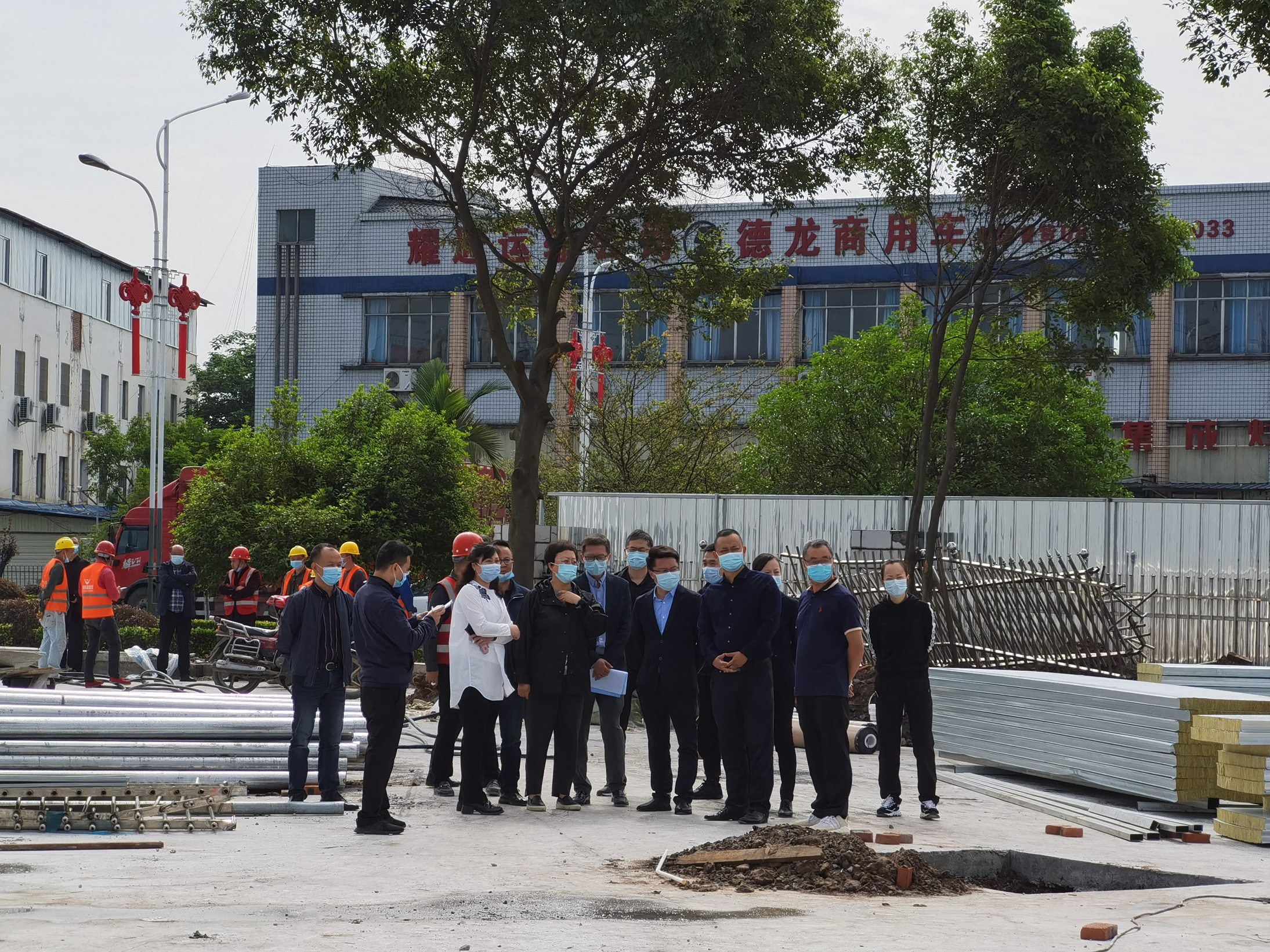 “很好，大家辛苦了” ——內(nèi)江市委書記鄭莉調(diào)研隆昌方艙醫(yī)院(圖1)