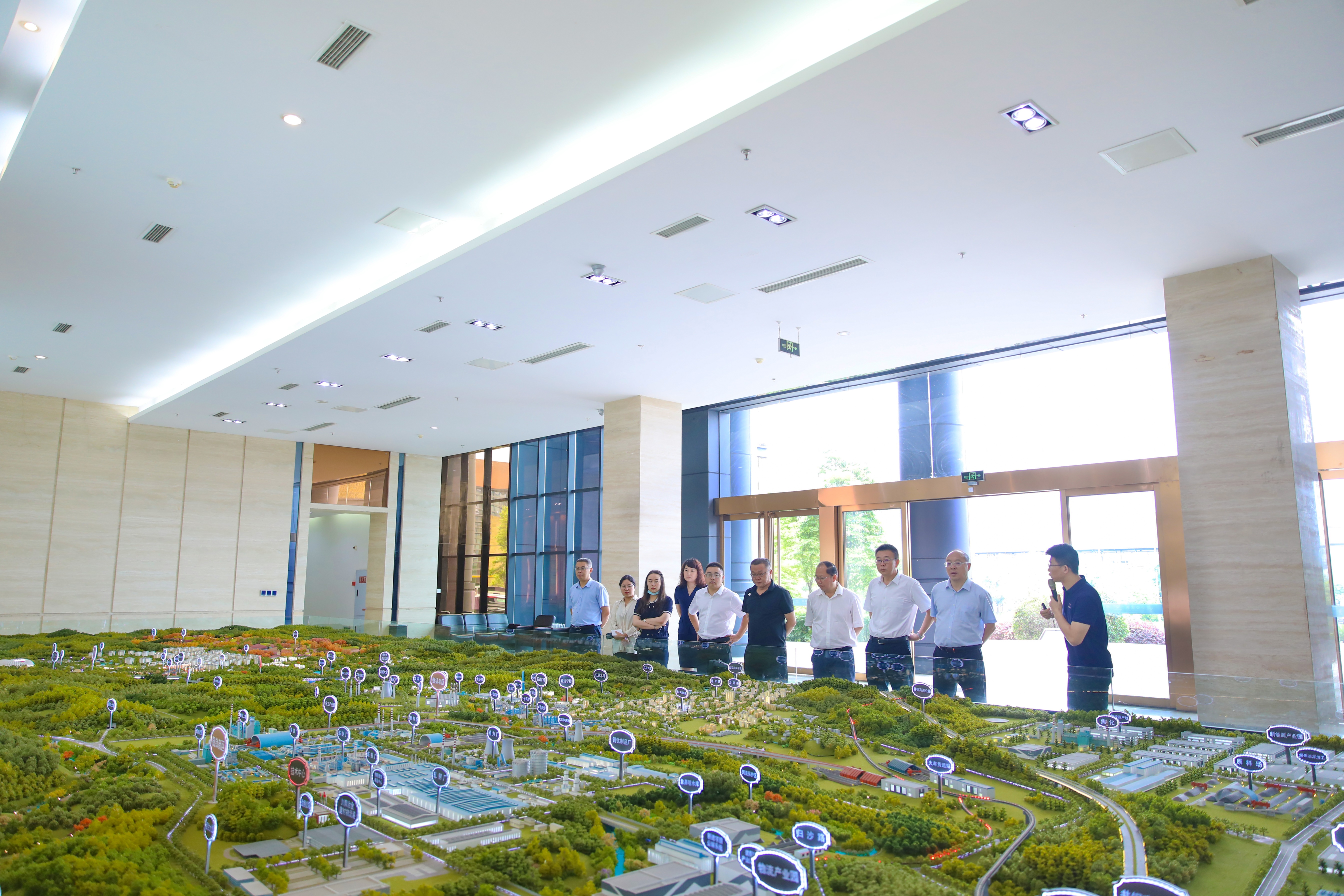 西昌市黨政代表團(tuán)一行來(lái)訪川威連界基地考察調(diào)研