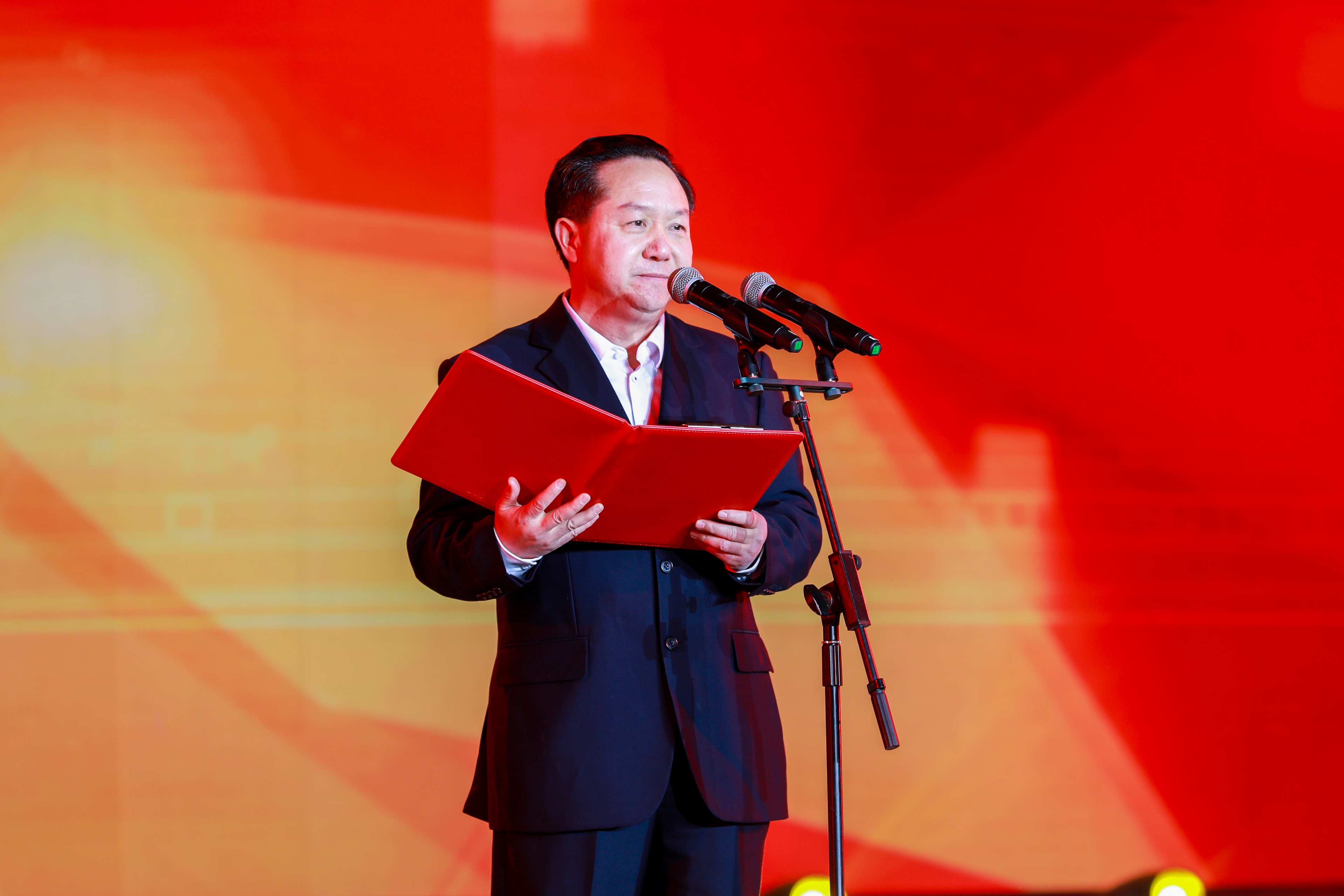 風(fēng)雨兼程  執(zhí)夢前行——集團(tuán)公司2023年迎新晚會(huì)圓滿落幕(圖2)