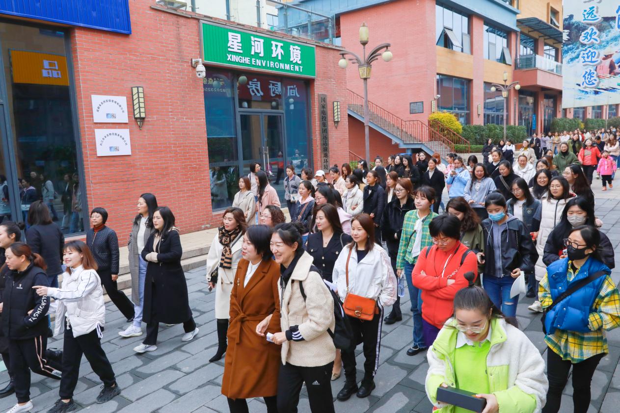 川威集團(tuán)開展2023年慶“三八”國(guó)際婦女節(jié)系列活動(dòng)(圖2) 川威集團(tuán)開展2023年慶“三八”國(guó)際婦女節(jié)系列活動(dòng)(圖2)