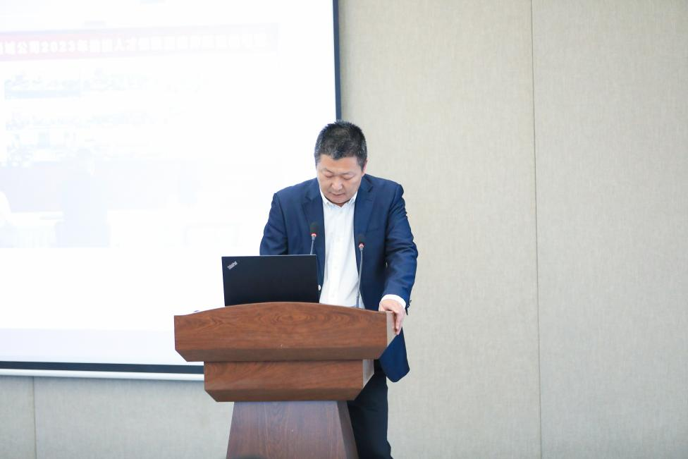 人本管理 人才是天——川威集團召開“堅持人本管理 踐行人才是天”人才建設(shè)工作會(圖6)