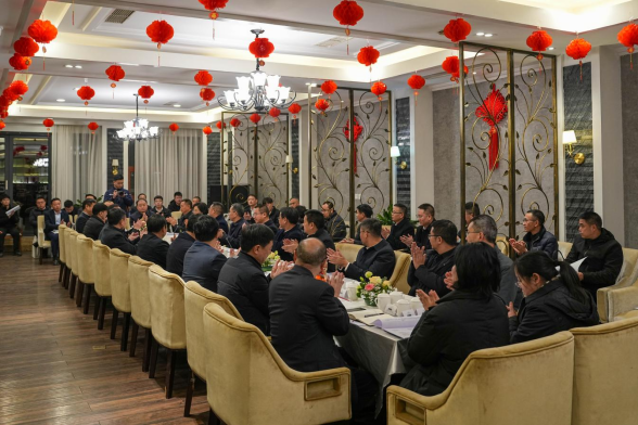 威遠(yuǎn)縣人民政府與川威集團(tuán)召開(kāi)政企聯(lián)席會(huì)(圖2) 威遠(yuǎn)縣人民政府與川威集團(tuán)召開(kāi)政企聯(lián)席會(huì)(圖2)