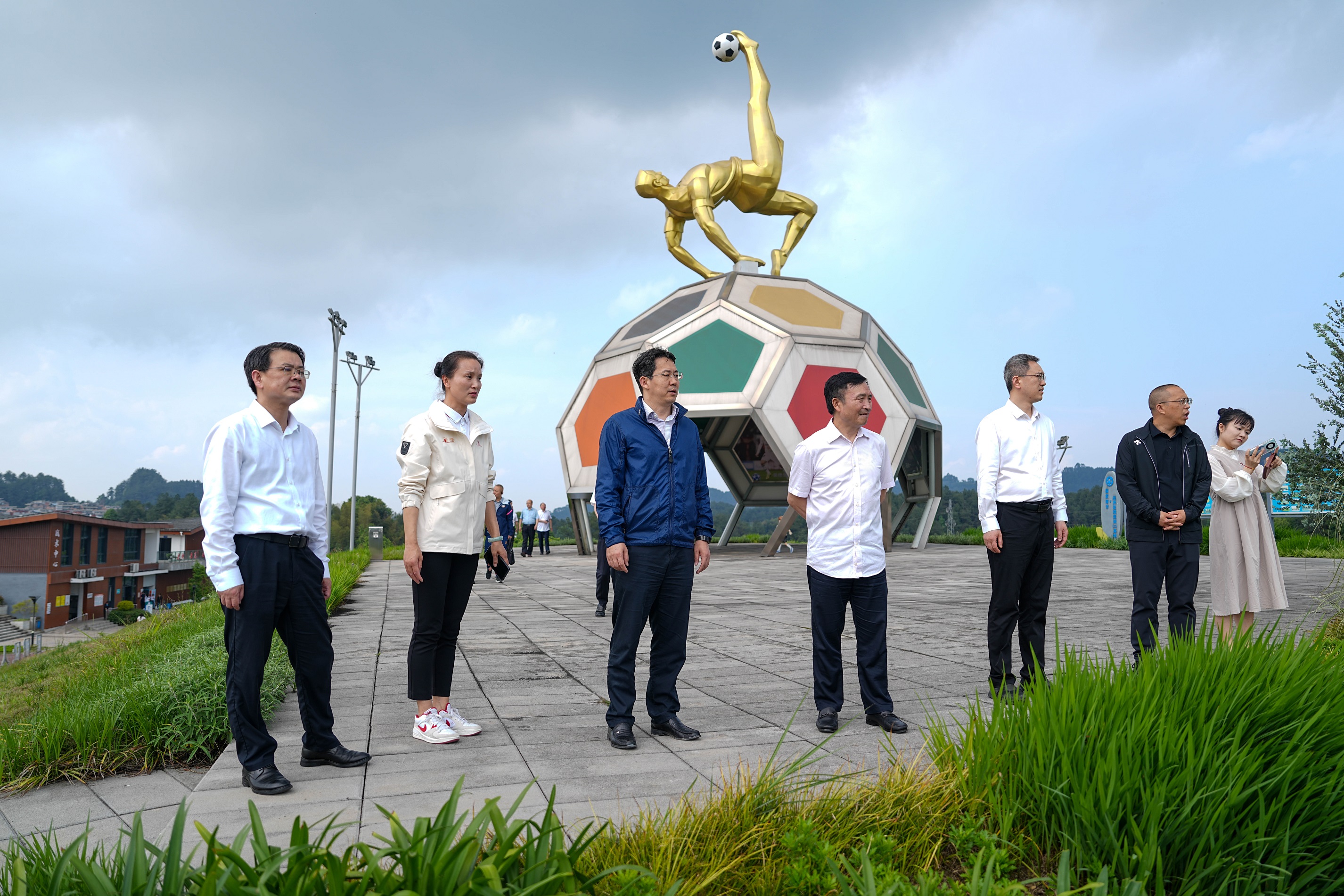 資中縣青少年運動學校與眾欣體育文化發(fā)展有限公司舉行合作協(xié)議簽訂及揭牌活動(圖2)