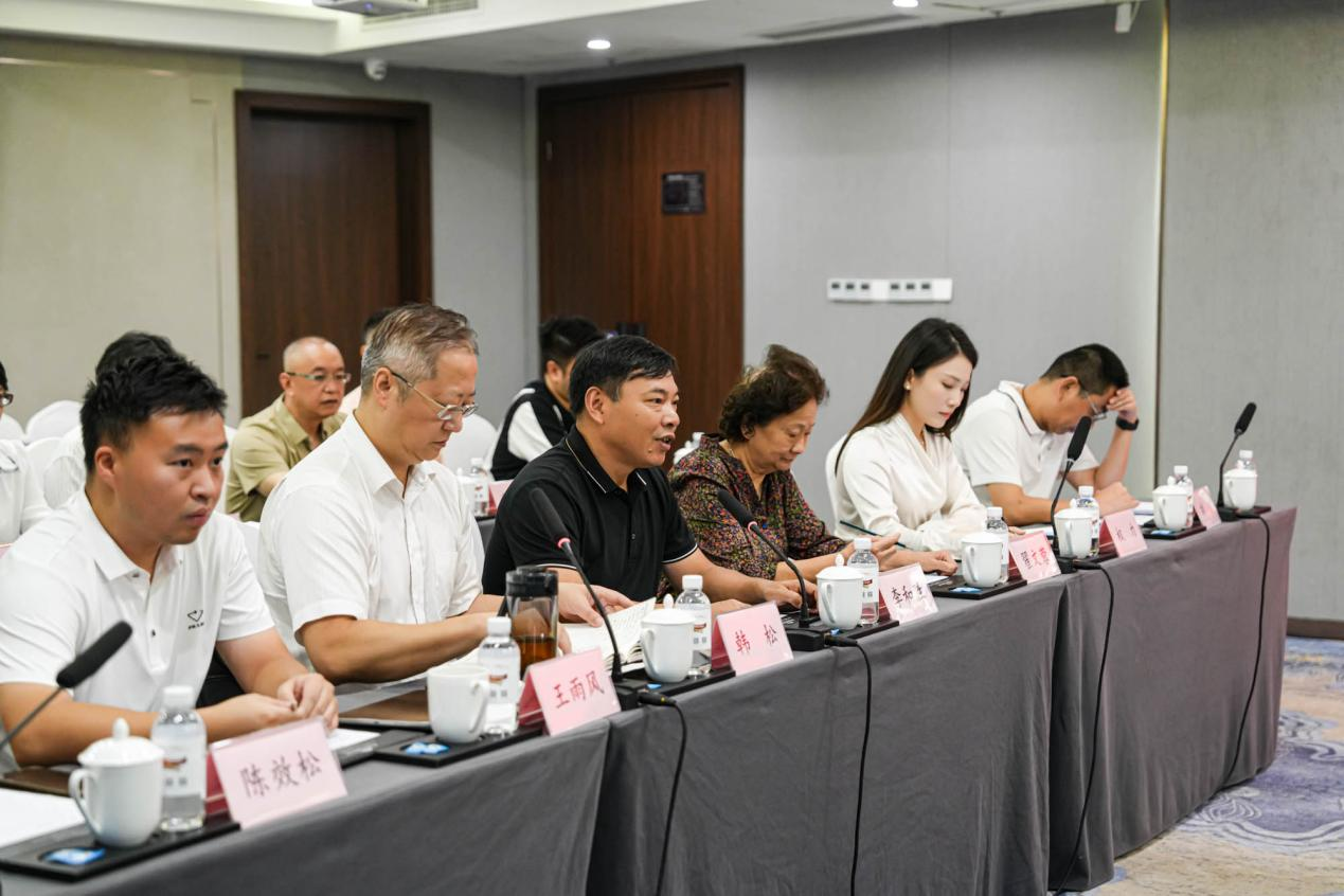 省直工委一行到川威開展組織生活活動(dòng)(圖2) 省直工委一行到川威開展組織生活活動(dòng)(圖2)