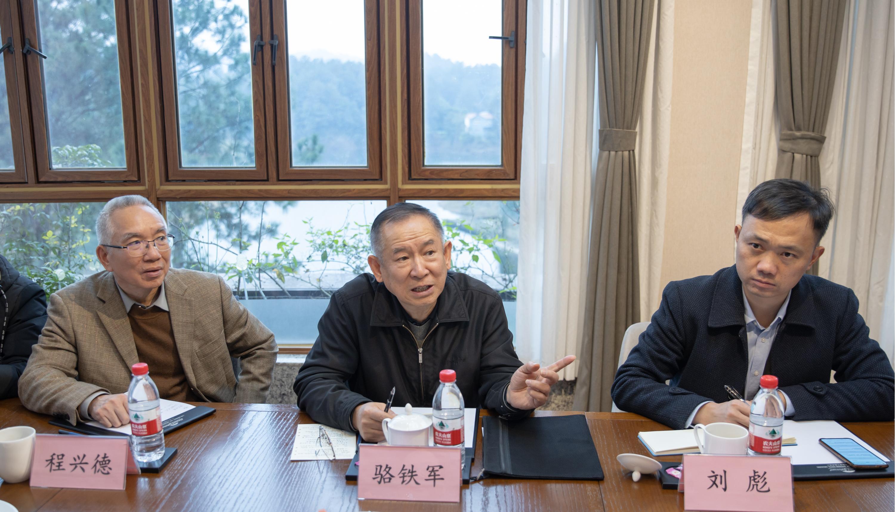 中鋼協(xié)駱鐵軍副會長一行到訪川威集團(tuán)(圖6) 中鋼協(xié)駱鐵軍副會長一行到訪川威集團(tuán)(圖6)