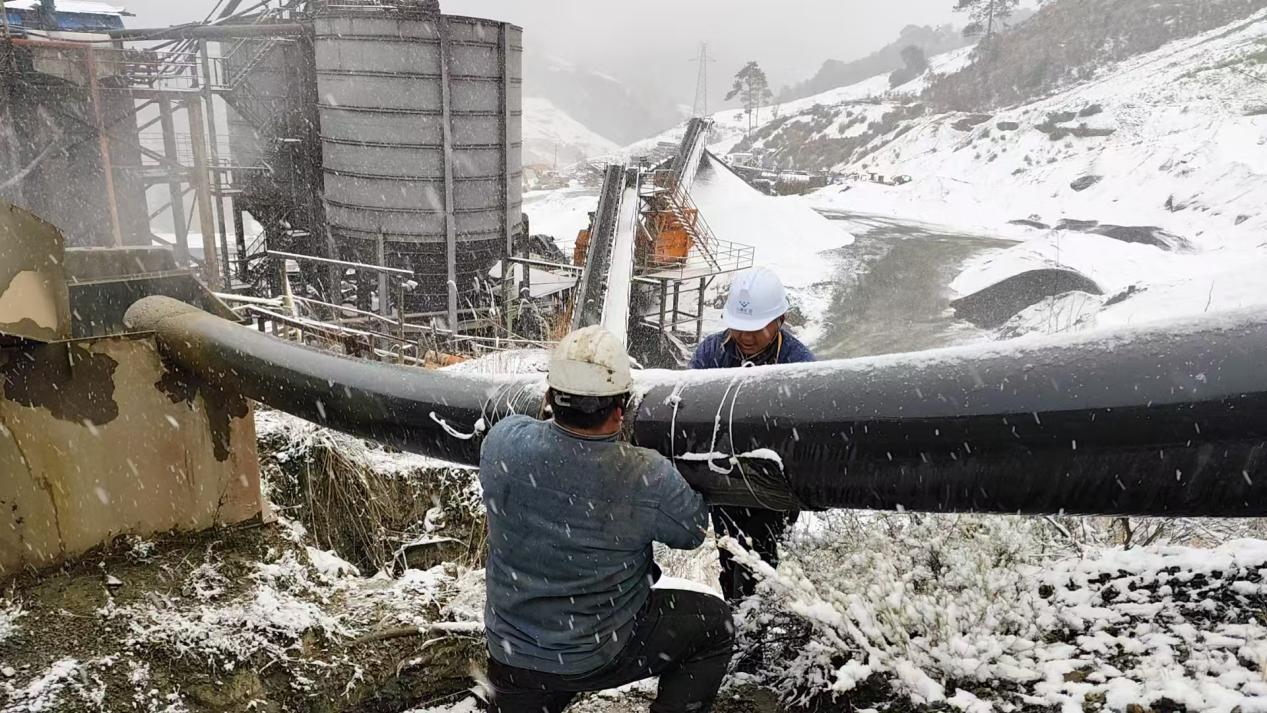 戰(zhàn)風雪，斗嚴寒！ ——聯(lián)鑫礦業(yè)公司會理區(qū)域全力護航節(jié)前安全生產(chǎn)(圖5)
