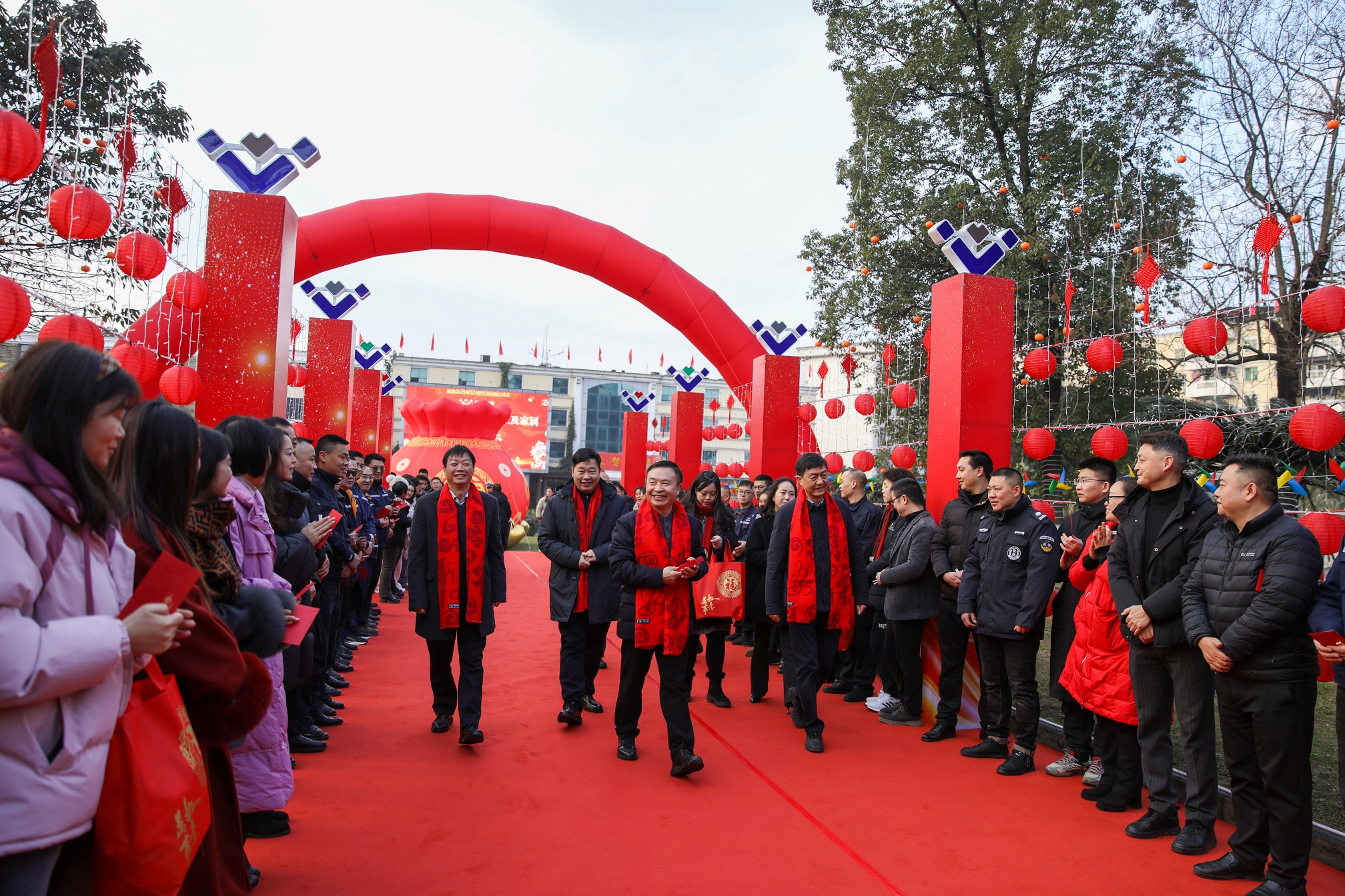 新起點(diǎn) 新征程 新作為 集團(tuán)公司開展2025年新春慰問活動(dòng)暨迎新春團(tuán)拜會(huì)