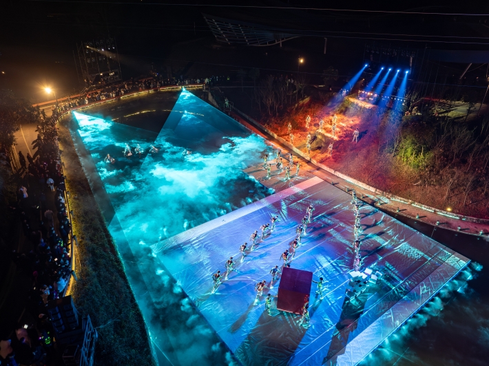 川威集團(tuán)隆重舉行 2025“與你同行”交響主題年會(圖6)