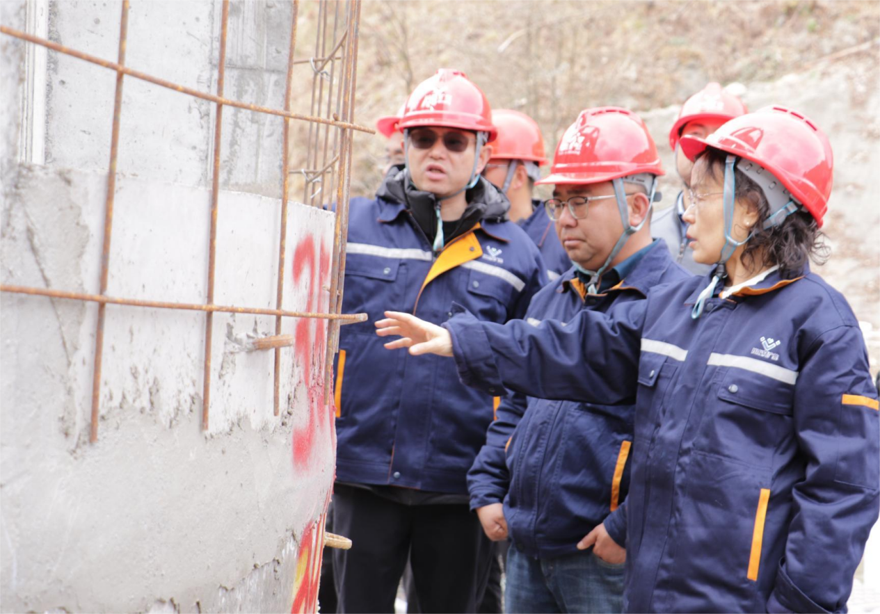 聯(lián)鑫礦業(yè)紅星溝尾礦庫(kù)一期工程順利通過(guò)專家組現(xiàn)場(chǎng)核查驗(yàn)收(圖2)