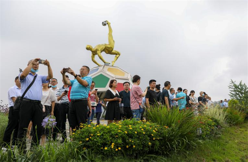 內(nèi)江市總工會(huì)組織直屬企業(yè)主席來(lái)川威參觀學(xué)習(xí)(圖2)