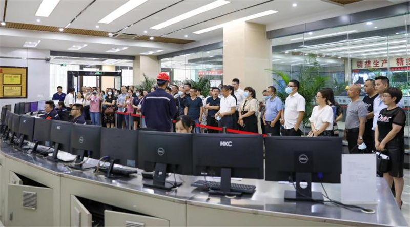 內(nèi)江市總工會(huì)組織直屬企業(yè)主席來(lái)川威參觀學(xué)習(xí)(圖3)